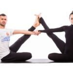 7 Best Yoga Poses For Couples To Start Your Morning