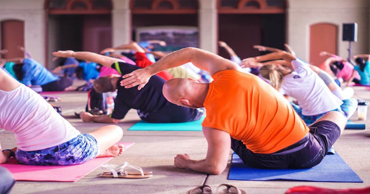 Beginners Yoga for Men: 5 Tips to Make Your First Yoga Class Fantastic